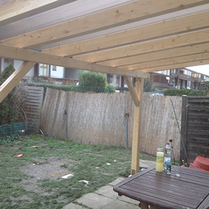 Pergola aus Leimholz